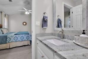 Combined shower/tub, hair dryer, towels, soap - Location, Location! Minutes away from Mall of GA! (Buford)
