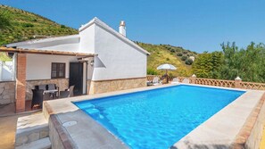 Pool - Los Almendros de Manuela El Borge by Ruralidays (Málaga)