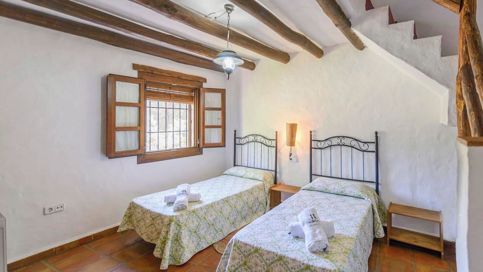 6 chambres, fer et planche à repasser, lit parapluie, Wi-Fi