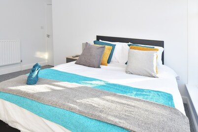 Townhouse @ 272 Walthall Street Crewe