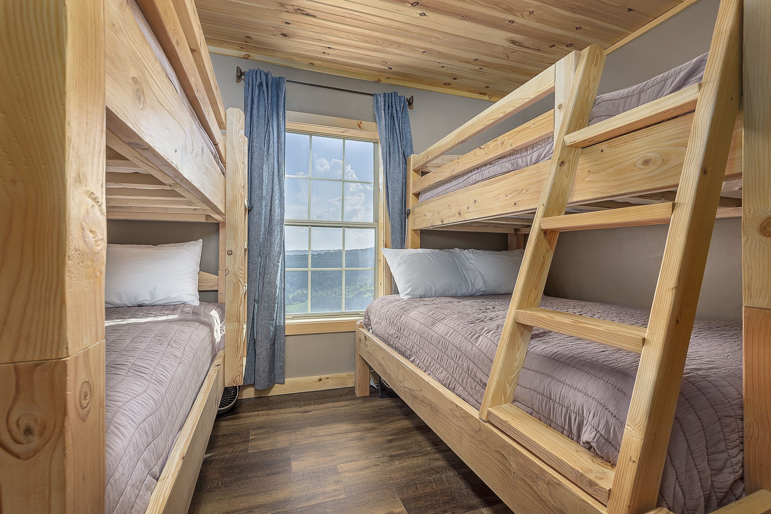 The Perch Family Cabin|Sleeps 18 |Pool + Hot tub with a View