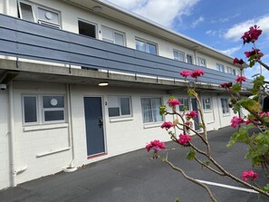 Exterior - Ulster Apartments (Hamilton)