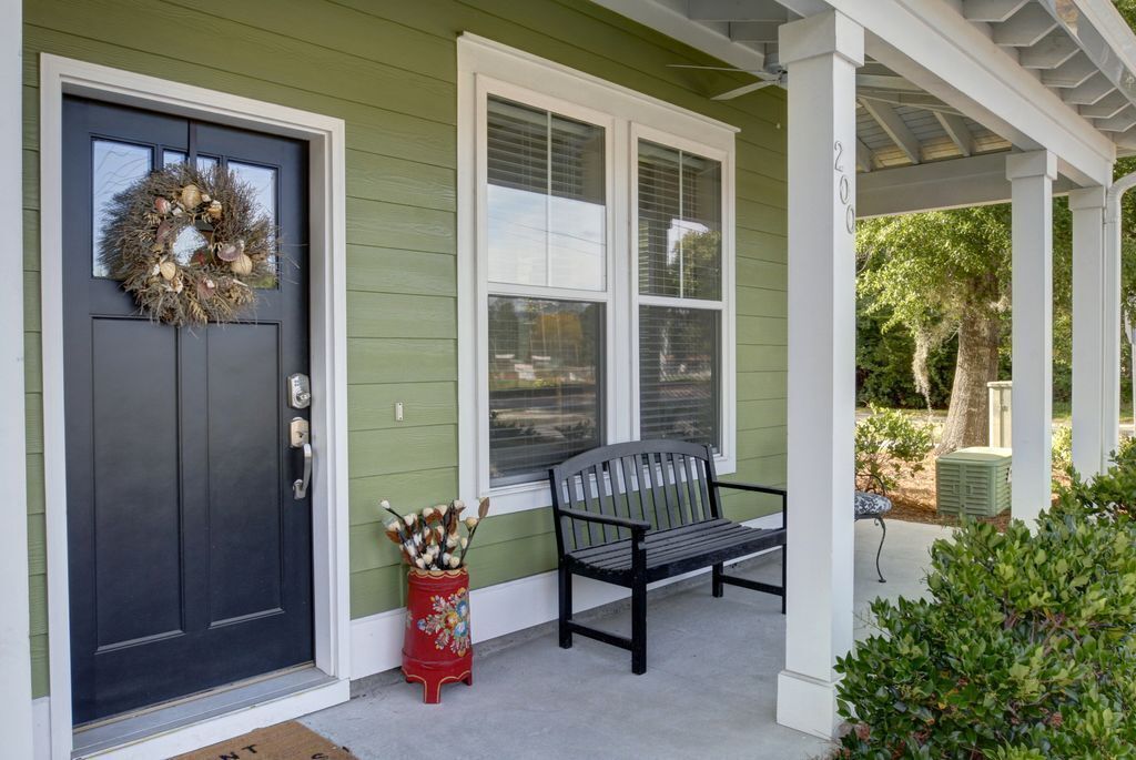 200 Goethe Rd - LUXURY COTTAGE IN DOWNTOWN BLUFFTON! MINUTES TO MAY RIVER!