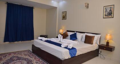 Ibis Lodge Guest House Khayaban-e-Mujahid DHA