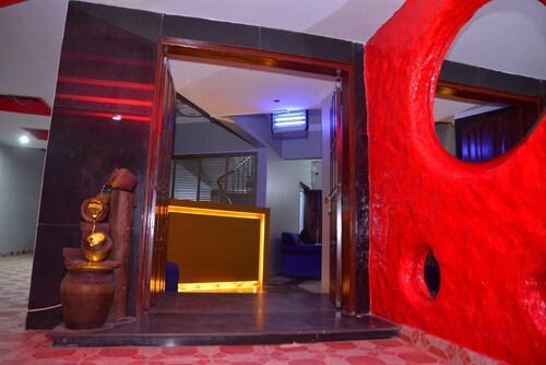 Ibis Lodge Guest House Khayaban-e-Mujahid DHA