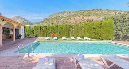 Villa la Quinta Priego de Córdoba by Ruralidays