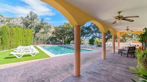 Pool - Villa la Quinta Priego de Córdoba by Ruralidays (Córdoba)