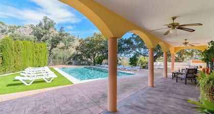 Villa la Quinta Priego de Córdoba by Ruralidays
