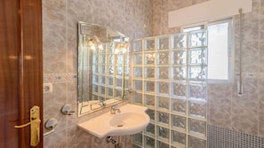 Een douche, een haardroger