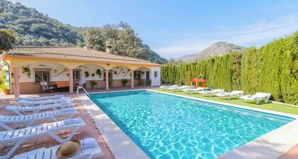 Villa la Quinta Priego de Córdoba by Ruralidays