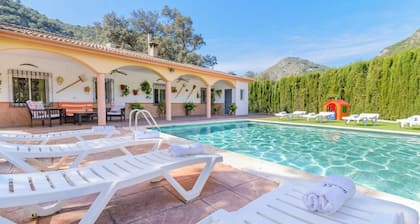 Villa la Quinta Priego de Córdoba by Ruralidays