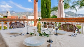 Outdoor dining - Villa Pastora Nerja by Ruralidays (Málaga)