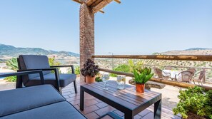 Outdoor dining - El Huertecillo El Gastor by Ruralidays (Cádiz)