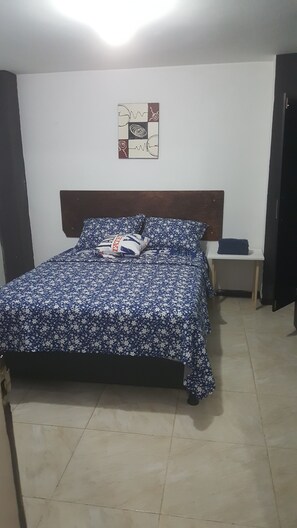 1 camera, ferro/asse da stiro, Wi-Fi, lenzuola