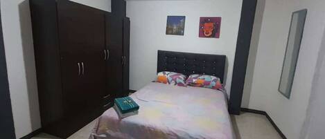 1 bedroom, iron/ironing board, WiFi, bed sheets