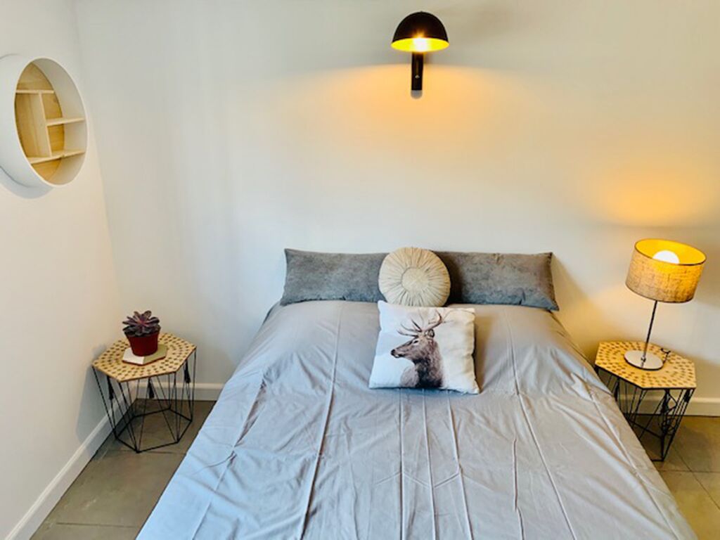 1 bedroom, desk, travel cot, free WiFi