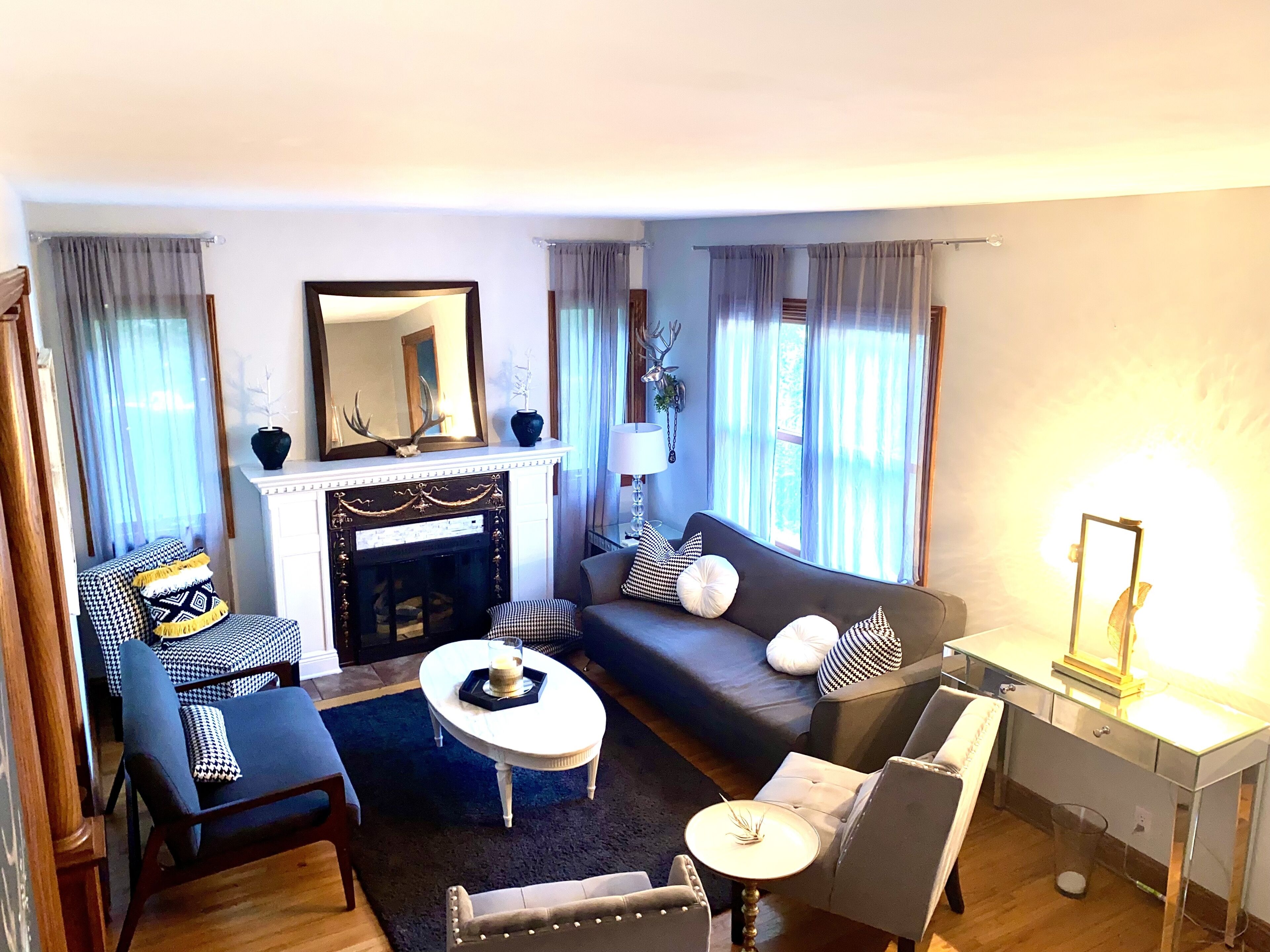 Buffalo Hallow Manor: Large🏡. Game-room, Fire-pit, retreats and reunions.  