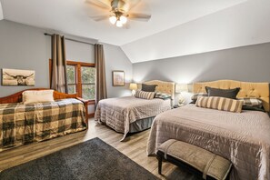 5 bedrooms, desk, iron/ironing board, travel cot