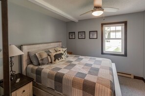 3 bedrooms, travel cot, free WiFi, bed sheets