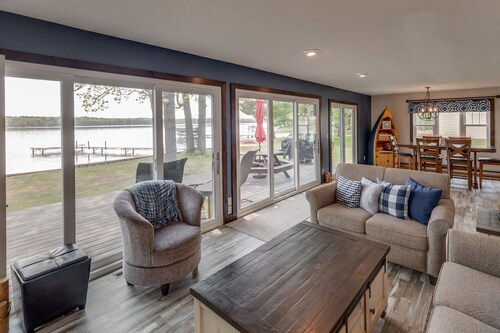 Lake House/Hot Tub/Fire Pit/Game Room/Food/Golf/Shopping/Swimming