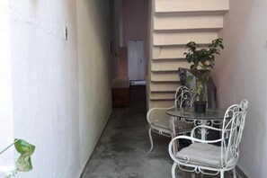 Outdoor dining - Quarto Suite e Cozinha na Gavea (Rio de Janeiro)