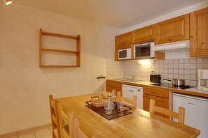 Fridge, oven, stovetop, dishwasher - Appartement Près des Remontées Mécaniques (Les Deux Alpes)