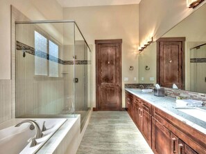 Unclassified image, 4 of 34, button - Upscale Air Conditioned  South Lake Tahoe Retreat (South Lake Tahoe)