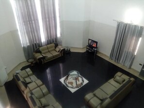 Tv, pejs, videospil, dvd-afspiller