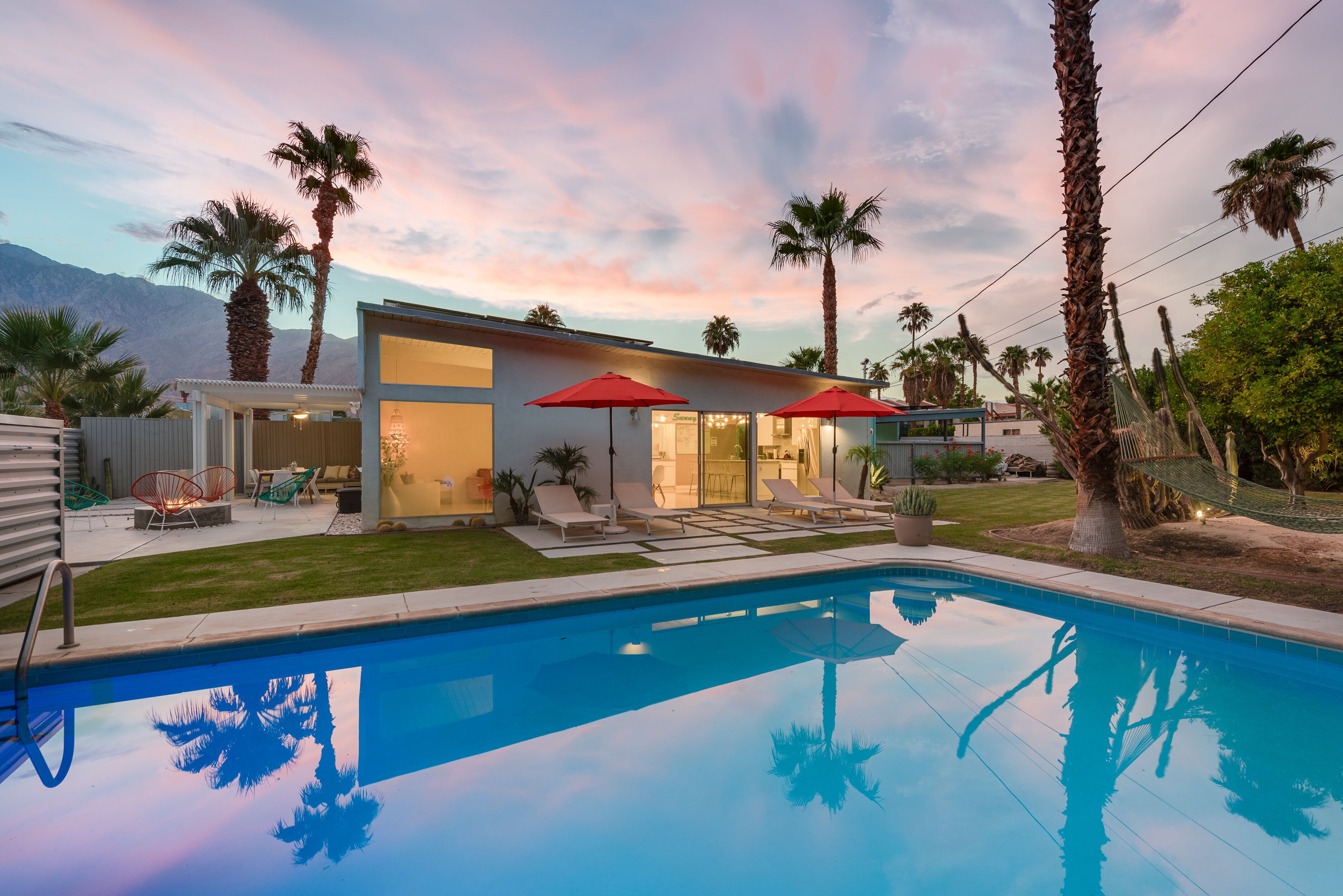 Gorgeous secluded oasis in Palm Springs - EV Charger
