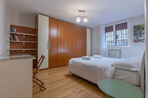 1 bedroom, iron/ironing board, Internet