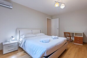 1 bedroom, iron/ironing board, internet