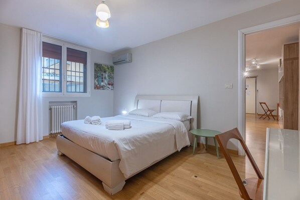 1 bedroom, iron/ironing board, Internet