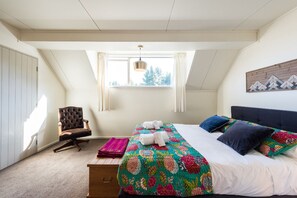 2 bedrooms, iron/ironing board, travel cot, free WiFi