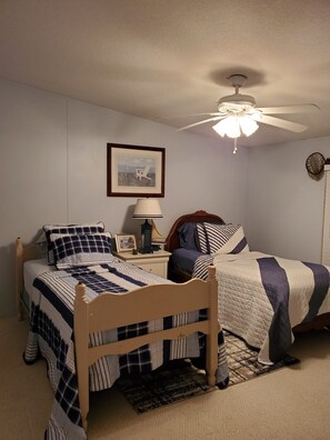 3 bedrooms, iron/ironing board, WiFi, bed sheets