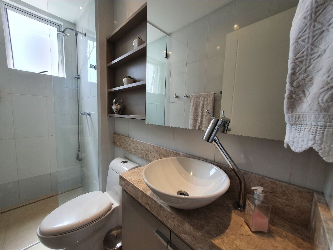 Suite in Apartment - Closed Condominium 1 Bedroom