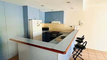 Réfrigérateur, micro-ondes, four, lave-vaisselle