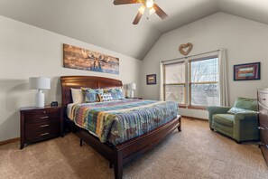 5 chambres, coffres-forts dans les chambres, bureau