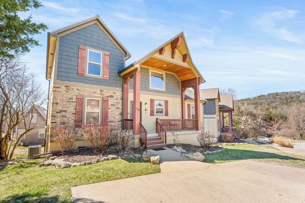 Welcome to Lakewood Lodge with  3 dedicated parking spots