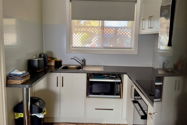 Refrigerador, microondas, horno, tetera/pava eléctrica