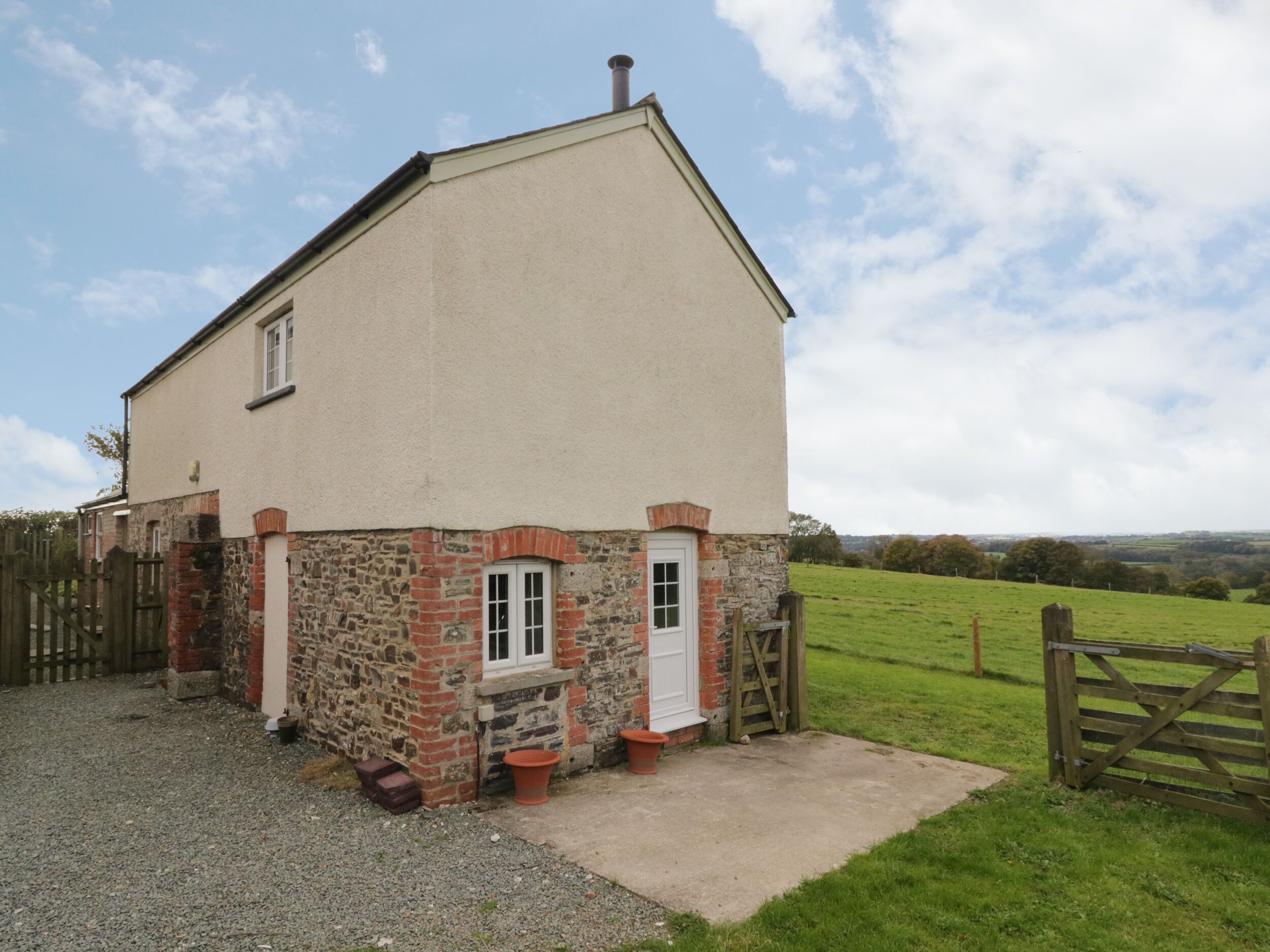 LANGHAM HOUSE COTTAGE, pet friendly, luxury holiday cottage in Lifton