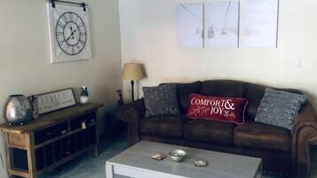 Smart TV, lareira, DVD player