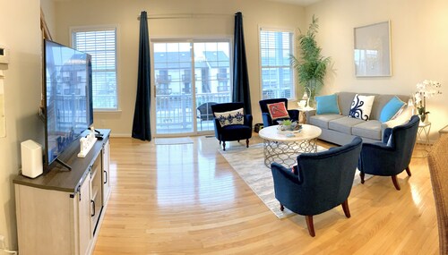 SunsetParadise: LUX TH DOWNTOWN BOARDWALK BayView 4BR 3.5 BA with 3 PRKG spaces