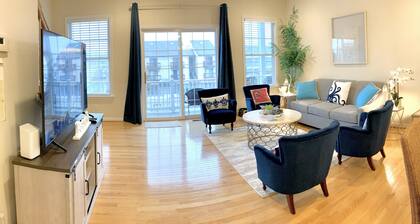 SunsetParadise: LUX TH DOWNTOWN BOARDWALK BayView 4BR 3.5 BA with 3 PRKG spaces