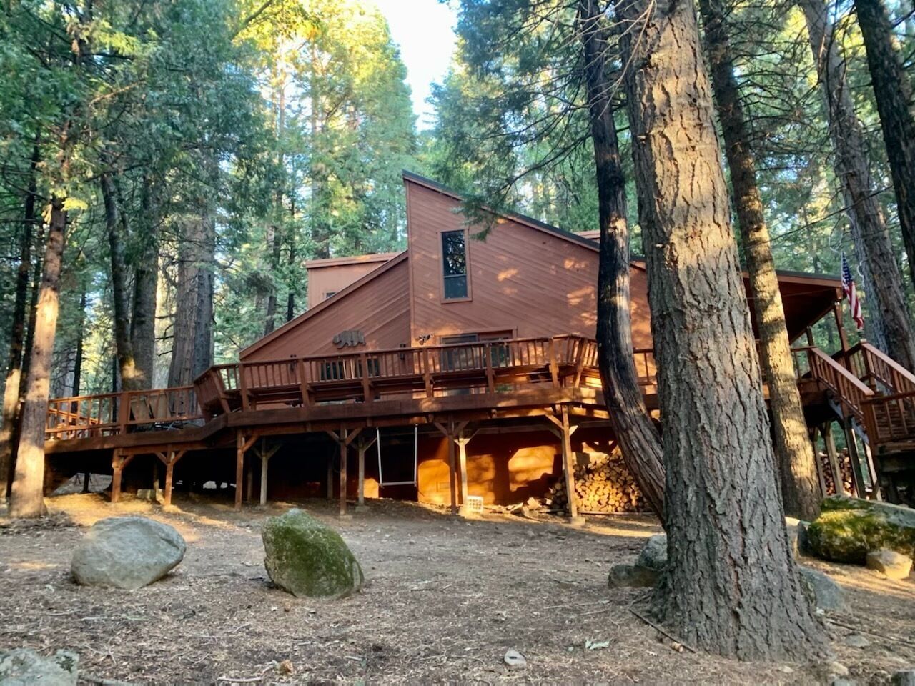 Redwood Retreat - Family Friendly, Close to Year Around Outdoor Activities