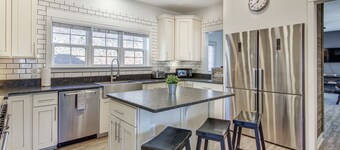 Family Holiday Retreat! Mtn-View Blue Ridge Home