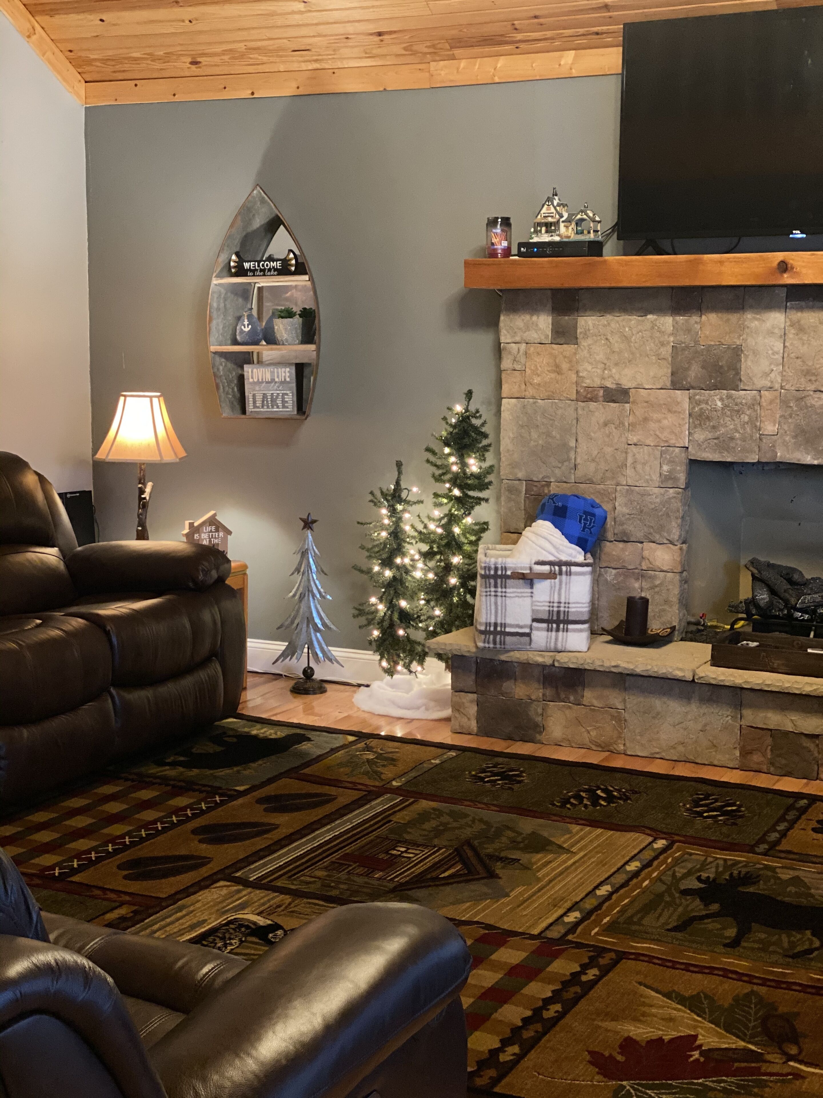 Lakehouse w/Hot tub near Ark Encounter 