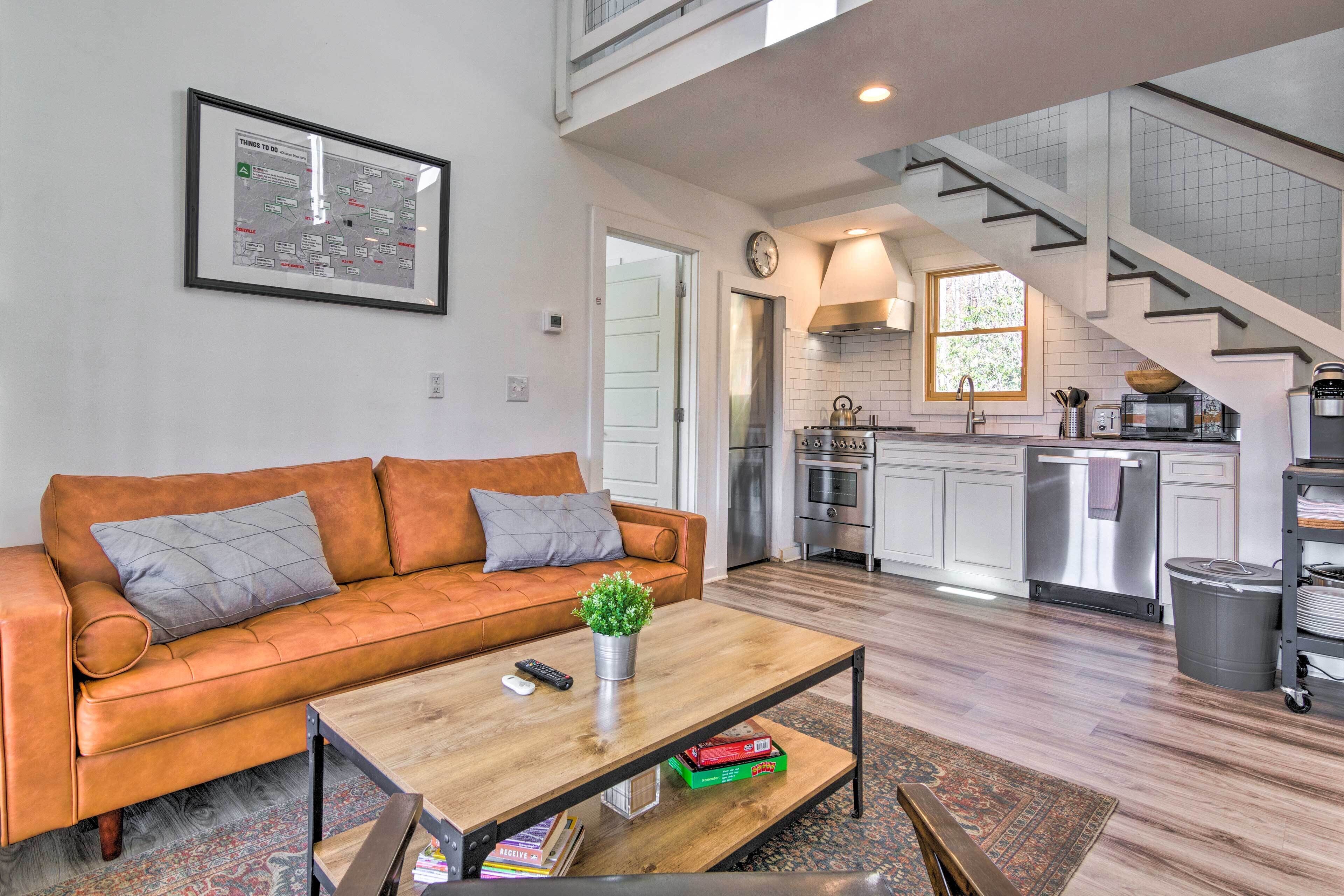 Reclusive Mountaintop Escape w/ Stunning Views!