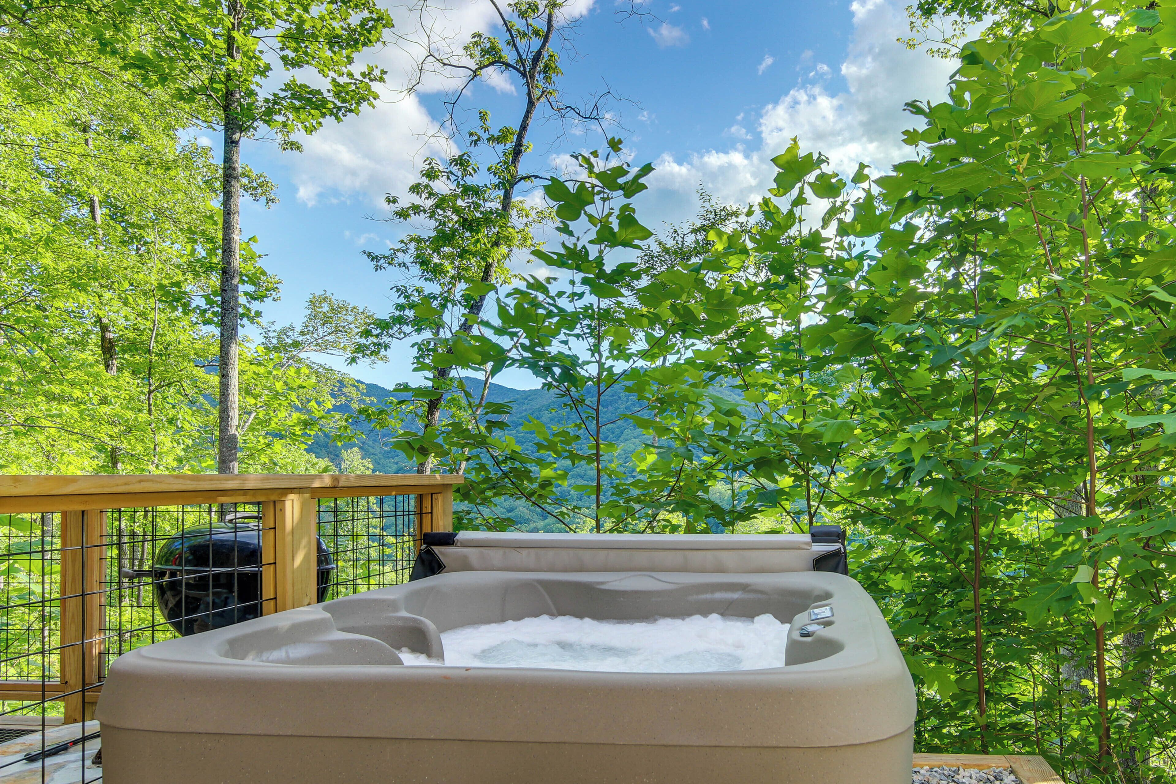 Outdoor spa tub