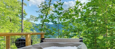 Bañera de hidromasaje al aire libre
