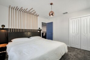 8 bedrooms, desk, iron/ironing board, travel crib